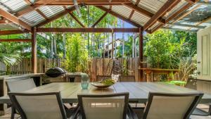 Zahrada ubytování Tilly's Retreat - Central Byron Bay - 5 min walk to Beach!