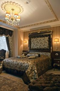 Postel nebo postele na pokoji v ubytování Ottoman's Life Hotel S Class