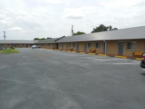 Gallery image of River Heights Motel in Crump