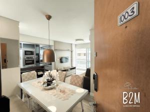Nhà bếp/bếp nhỏ tại *Bali beach* Incrível homeclub pé na areia
