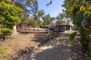 Gallery image of Blairgowrie Beach Days - beach at end of the street! in Blairgowrie