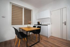 Η κουζίνα ή μικρή κουζίνα στο Naphegy Apartments