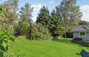 Giardino di 3 Bedroom Gorgeous Home In Malling