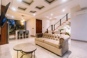 Khu vực ghế ngồi tại Octa Canggu Villa and Condotel
