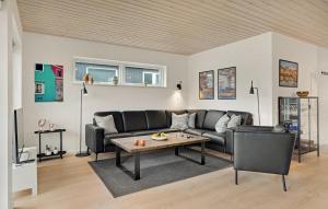 Χώρος καθιστικού στο 3 Bedroom Lovely Apartment In Slagelse