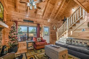 Posezení v ubytování Bear Creek Way Cabin 2009 Cabin