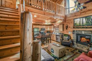 Posezení v ubytování Bear Creek Way Cabin 2009 Cabin