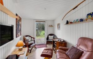 Χώρος καθιστικού στο Amazing Home In Tarm With Sauna