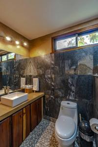 Ένα μπάνιο στο Surfside Apartments - Mal Pais +37 φωτογραφίες