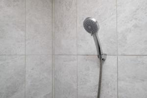 Ένα μπάνιο στο RedDoorz near Exit Tol Pekalongan