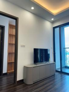 TV/trung tâm giải trí tại Nancy Homestay - Hoang Huy Commerce Apartment