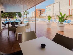 Der Swimmingpool an oder in der Nähe von Hotel Santa Maria Playa