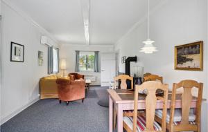 Χώρος καθιστικού στο 2 Bedroom Beautiful Home In Ringe