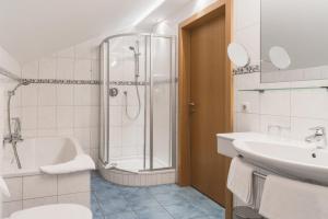 Koupelna v ubytování Hotel Gratz Großarl