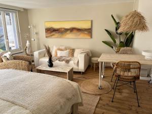 Χώρος καθιστικού στο Beach Style Apartment