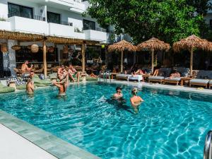 Bazén v ubytování Aparthotel Casita Blanca - Adults Only nebo v jeho okolí
