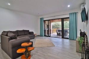 Χώρος καθιστικού στο Krokodil Rus