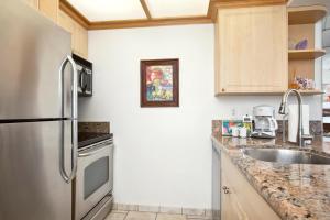 Gallery image of KBM Resorts FREE CAR The Whaler Stunning Beachfront Studio WH1-615 in Kaanapali