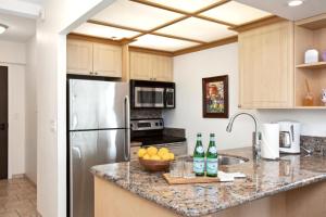 Gallery image of KBM Resorts FREE CAR The Whaler Stunning Beachfront Studio WH1-615 in Kaanapali +33 photos