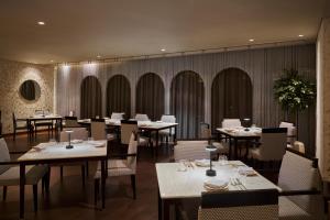 Restaurace v ubytování Park Rotana Abu Dhabi