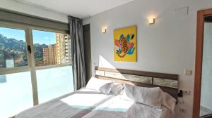 Posteľ alebo postele v izbe v ubytovaní Skyline 5 Apartment with private balcony and nice views