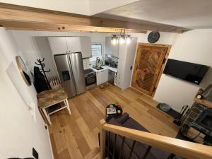 an overhead view of a kitchen and a living room at Green-Point Podlasie in Drohiczyn