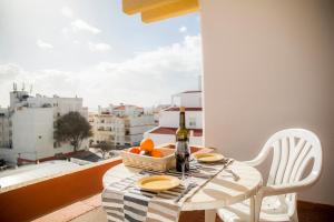 Φαγητό σε αυτό το διαμέρισμα ή κάπου εκεί κοντά