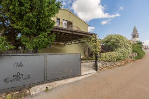 Budova, v ktorej sa vila nachádza