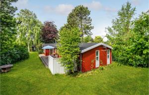 Aed väljaspool majutusasutust Awesome Home In Malling With Wifi