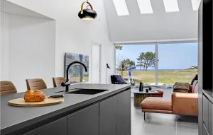 Χώρος καθιστικού στο 3 Bedroom Gorgeous Home In Gilleleje