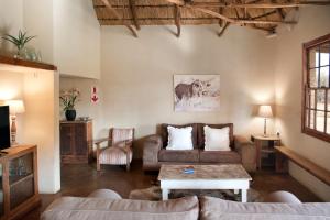 Posezení v ubytování Dalmore Guest Farm + 37 fotografií