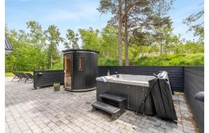 Μπαλκόνι ή βεράντα στο Cozy Home In Væggerløse With Wifi +30 φωτογραφίες