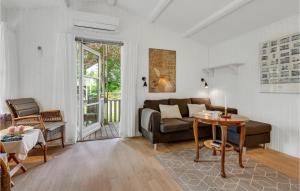 Istumisnurk majutusasutuses Awesome Home In Malling With Wifi