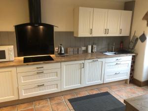Dapur atau dapur kecil di The Little Barn +14 gambar