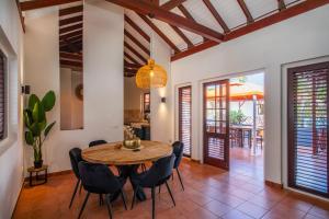 Χώρος καθιστικού στο Bloublou Apartments Curaçao