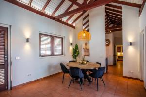 Χώρος καθιστικού στο Bloublou Apartments Curaçao