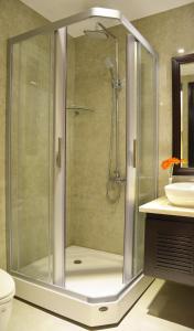 A bathroom at D&C Hotel