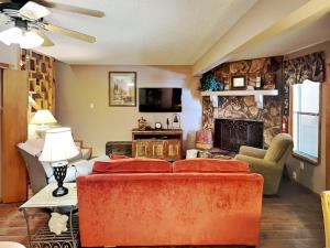 Et tv og/eller underholdning på Pinon Park C11