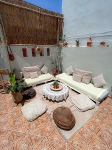 Posezení v ubytování Desart Hostel + 22 fotografií