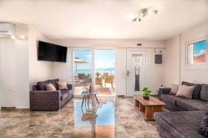 Posedenie v ubytovaní Villa Poseidon Seaside by Villa Plus