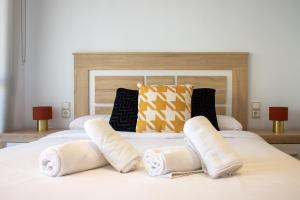 Posteľ alebo postele v izbe v ubytovaní Myflats Deluxe Balcon de Arenales