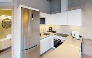 Η κουζίνα ή μικρή κουζίνα στο 1 Bedroom Cozy Home In Lygaria