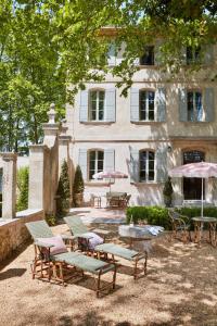 Κήπος έξω από το Domaine de Chalamon