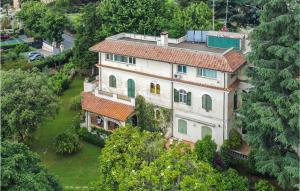 The building in which the holiday home is located