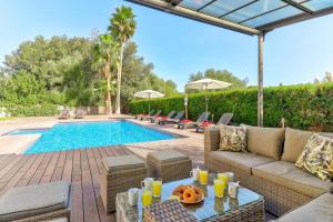 Bazén v ubytovaní Villa Casa de Pedra by Villa Plus alebo v jeho blízkosti