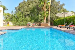 Bazén v ubytovaní Villa Casa de Pedra by Villa Plus alebo v jeho blízkosti