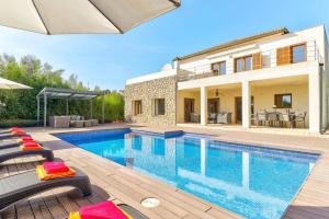 Bazén v ubytovaní Villa Casa de Pedra by Villa Plus alebo v jeho blízkosti