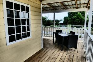 Balcone o terrazza di Elenas Modern 2BR Comfy Home