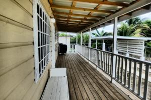 Balcone o terrazza di Elenas Modern 2BR Comfy Home