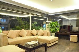 A seating area at D&C Hotel